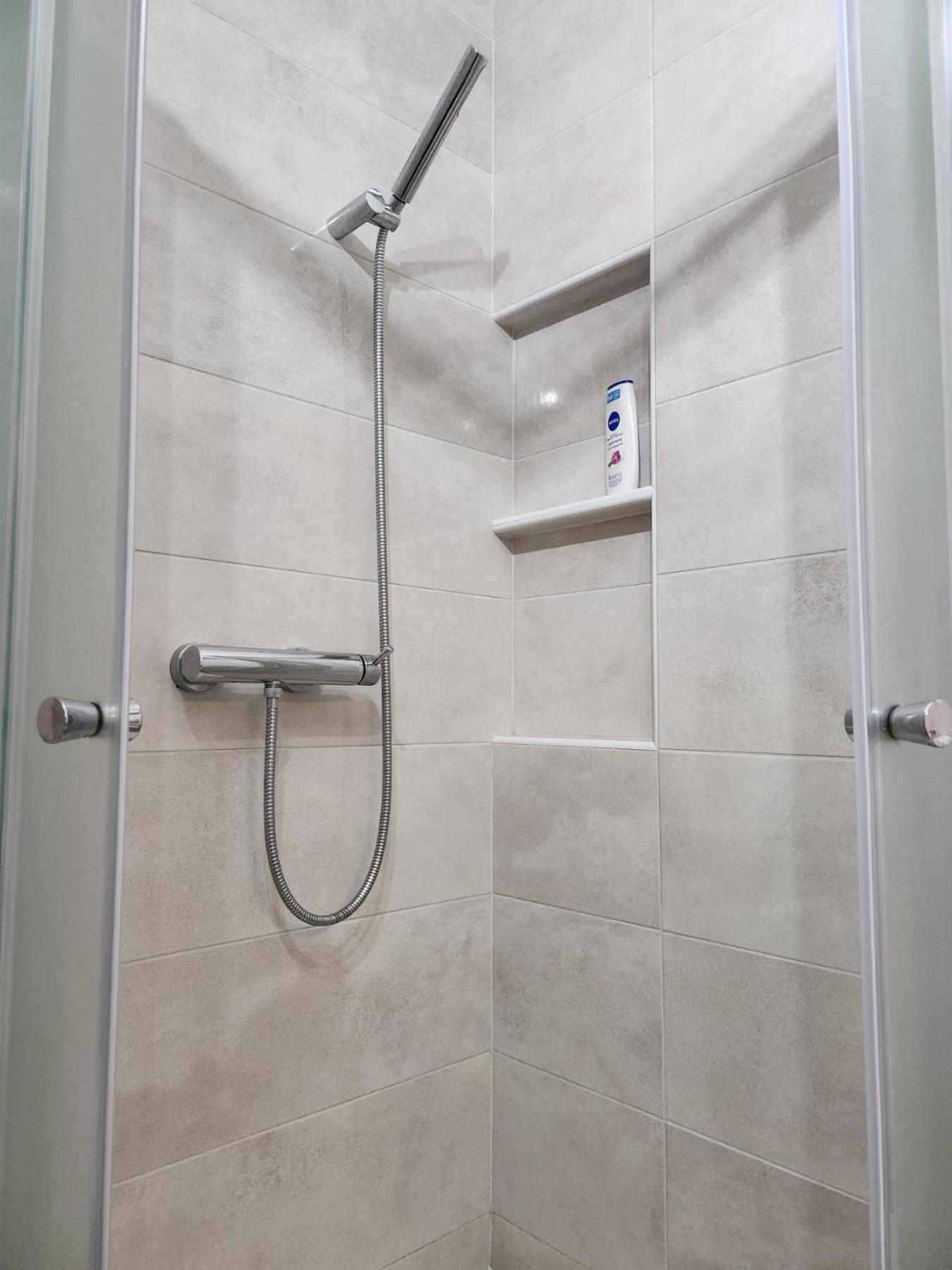 Apartman Ante Vinkovci Esterno foto